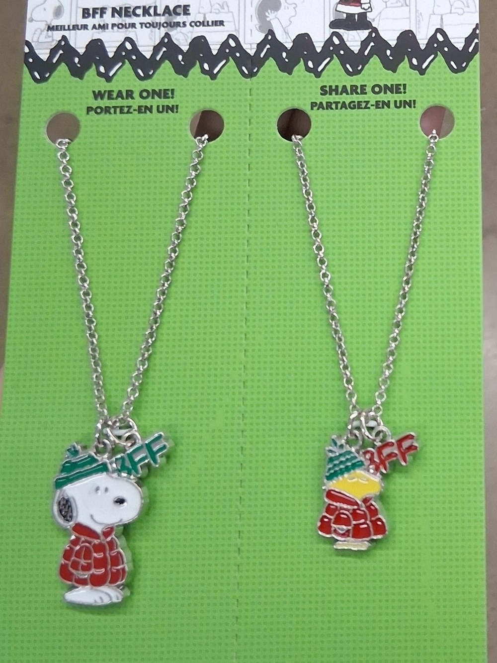 New Peanuts Christmas/Winter BFF Necklace Set